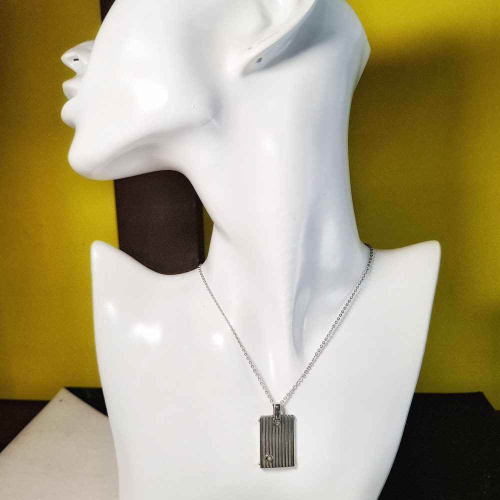 Collana uomo con postrina acciaio e diamante